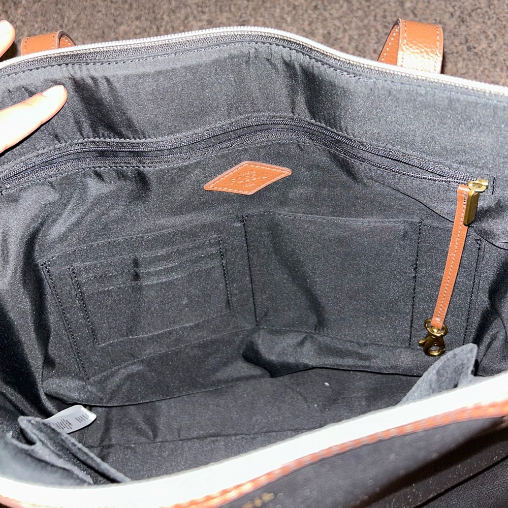 Fossil Tote - Picture 6 of 14